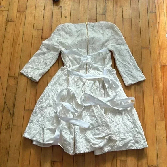 Tara Jarmon ivory lined flower lace  dress - Picture 7 of 7